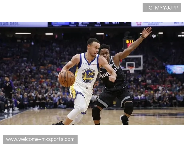 勇士不敌步行者 库里外线果断出手，勇士与库里