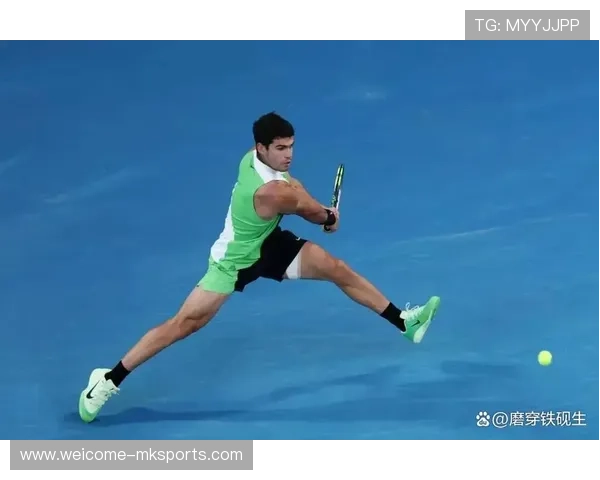 阿尔卡拉斯澳网捧杯全满贯，22岁西班牙新王重返世界第一